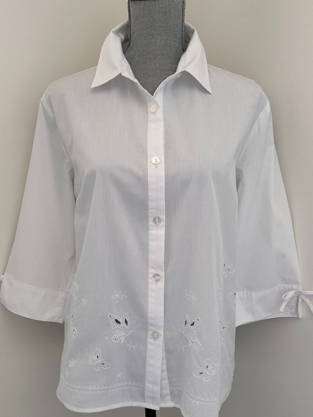 White Button-Down Shirt / Tunic Top with Eyelet Butterflies sz L-XL
